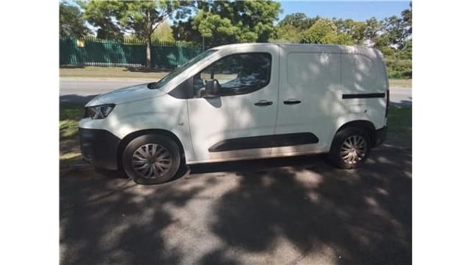 2025 Peugeot Partner
