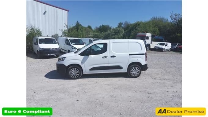 2025 Peugeot Partner