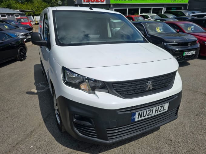 2025 Peugeot Partner