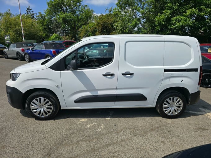 2025 Peugeot Partner