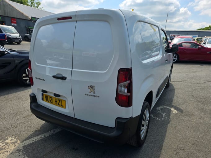 2025 Peugeot Partner