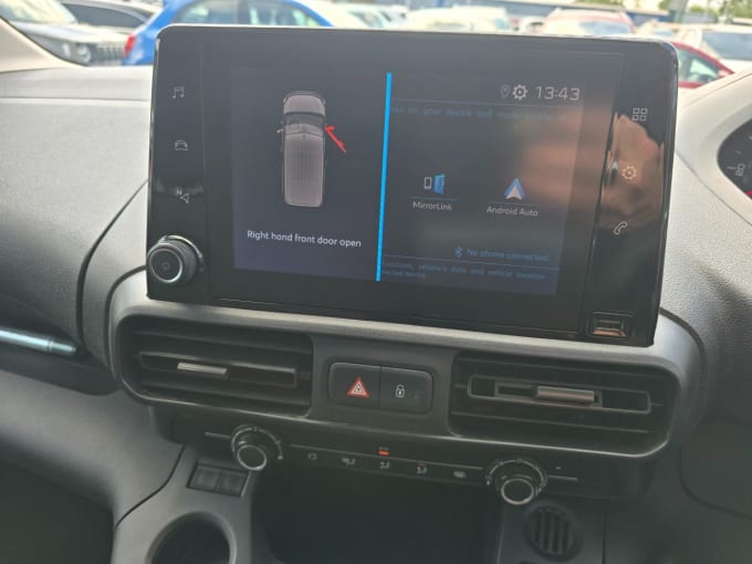2025 Peugeot Partner