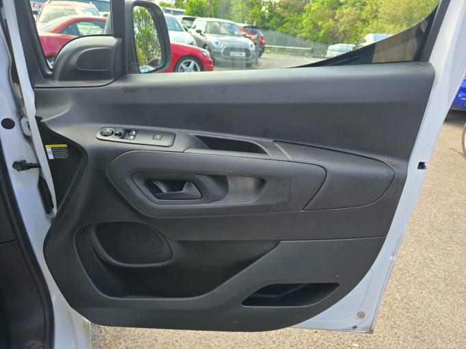 2025 Peugeot Partner