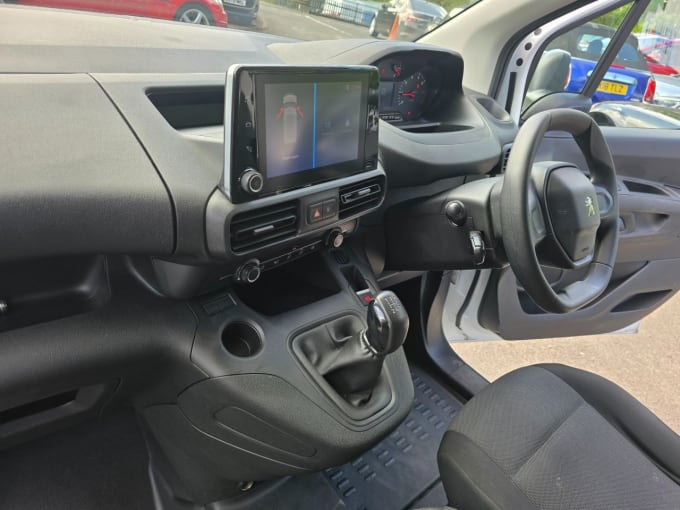 2025 Peugeot Partner