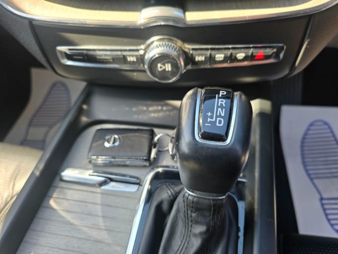 2025 Volvo Xc60