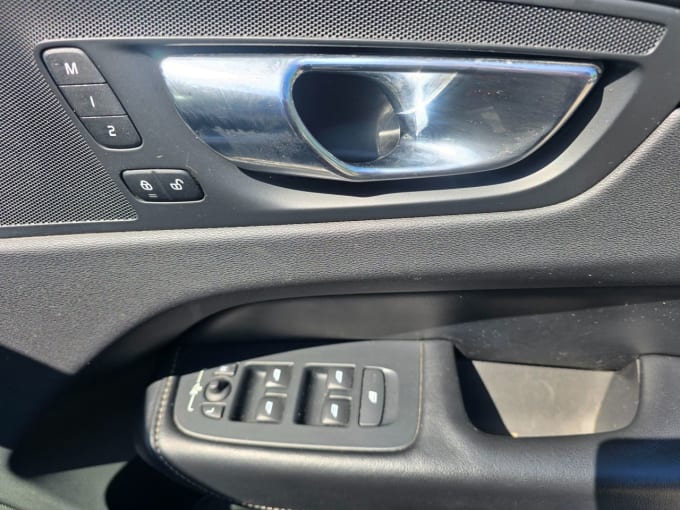 2025 Volvo Xc60