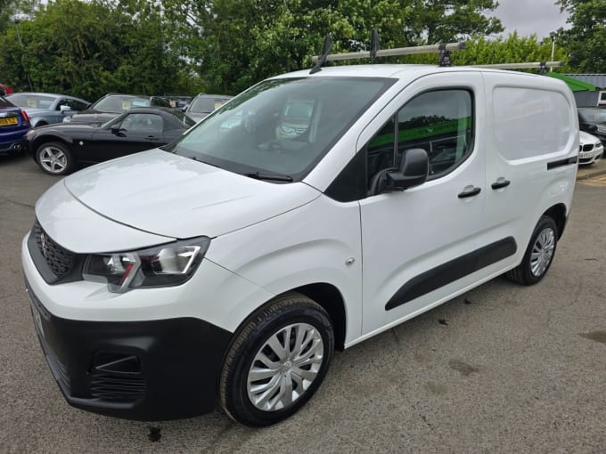 2025 Peugeot Partner
