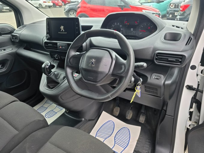 2025 Peugeot Partner