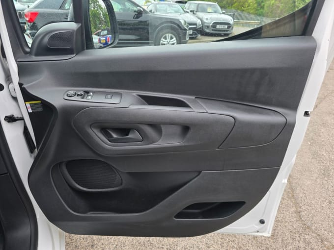 2025 Peugeot Partner
