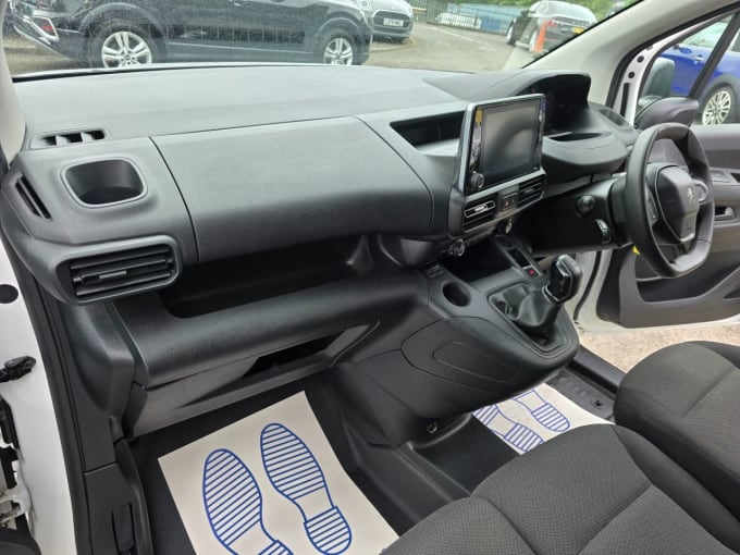 2025 Peugeot Partner