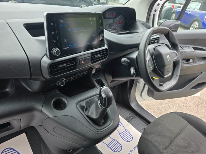 2025 Peugeot Partner