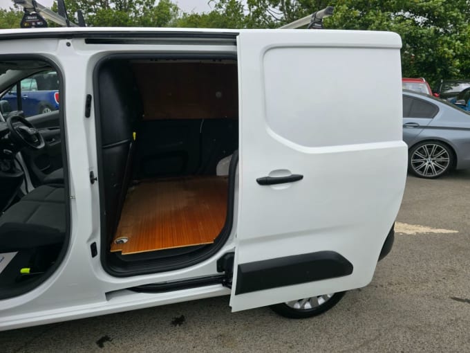2025 Peugeot Partner