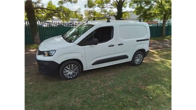 2025 Peugeot Partner