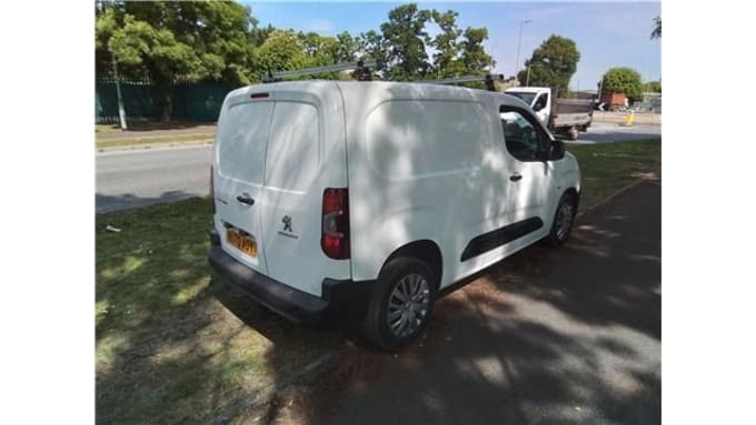 2025 Peugeot Partner