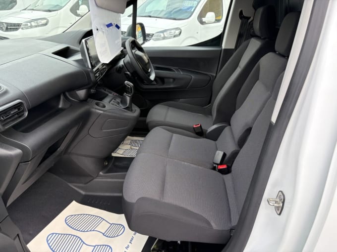2025 Peugeot Partner