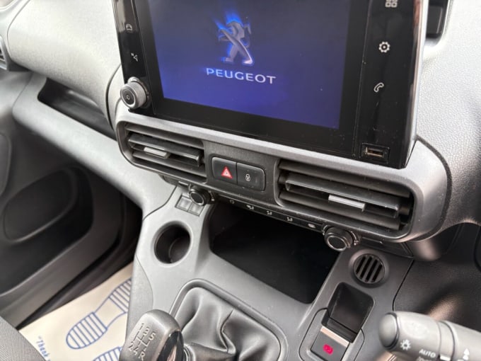2025 Peugeot Partner