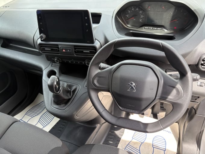 2025 Peugeot Partner