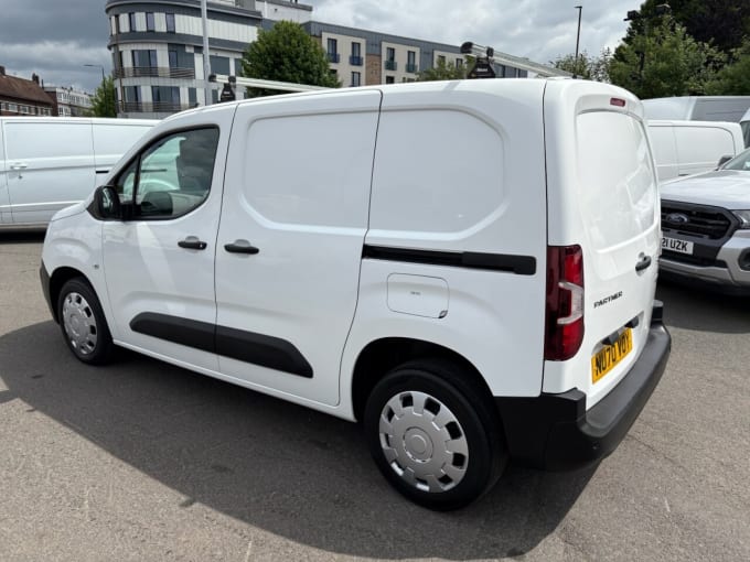 2025 Peugeot Partner