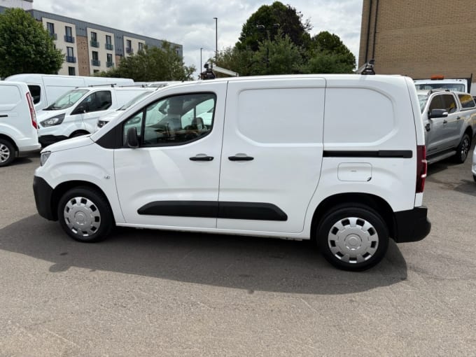 2025 Peugeot Partner