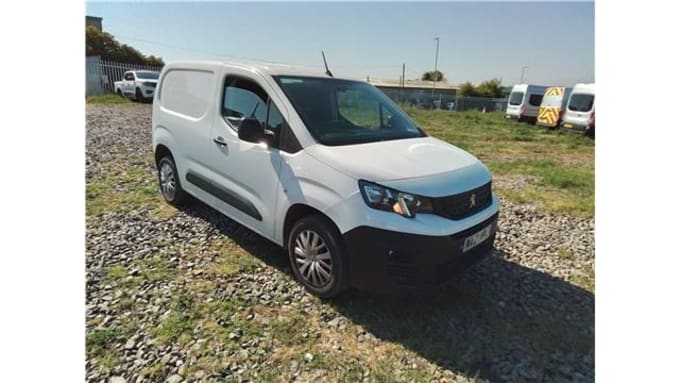 2025 Peugeot Partner