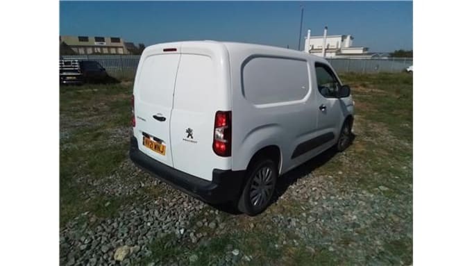 2025 Peugeot Partner