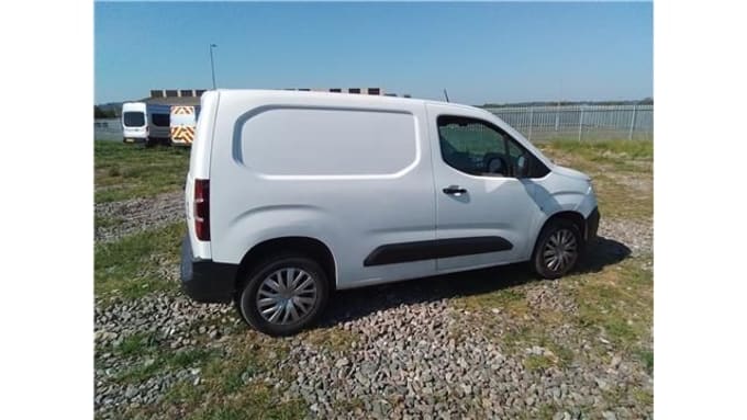 2025 Peugeot Partner