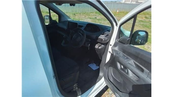 2025 Peugeot Partner