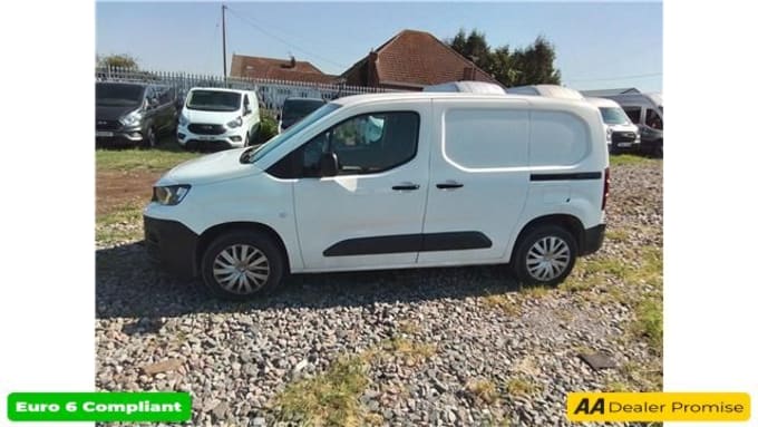 2025 Peugeot Partner