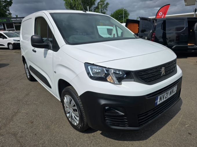 2025 Peugeot Partner