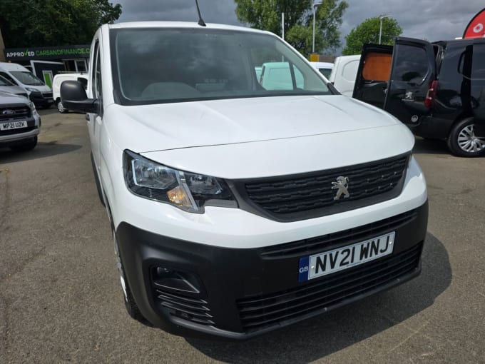2025 Peugeot Partner