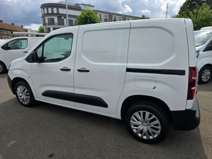 2025 Peugeot Partner