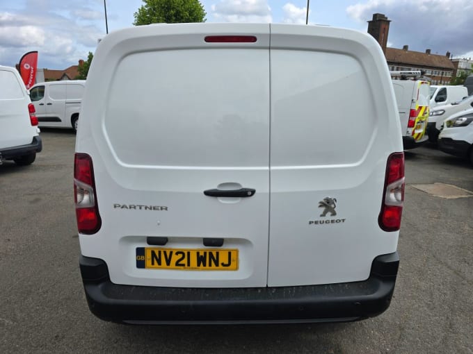 2025 Peugeot Partner