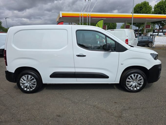 2025 Peugeot Partner