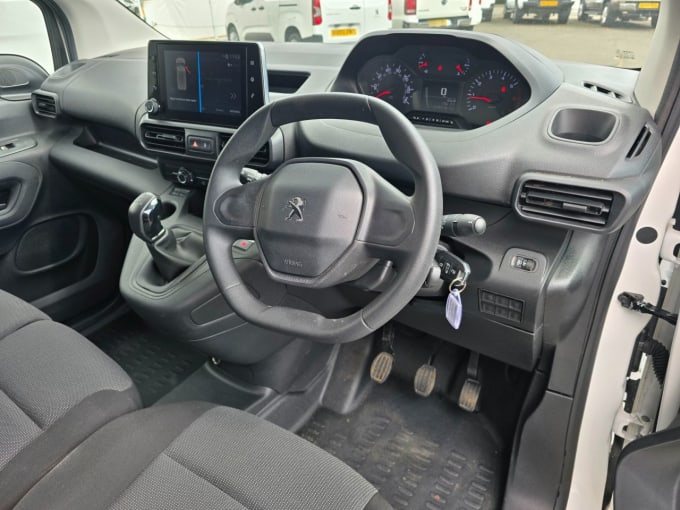 2025 Peugeot Partner