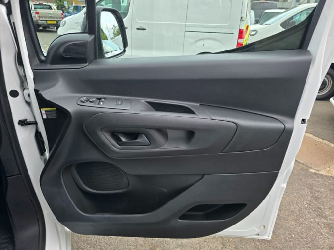 2025 Peugeot Partner