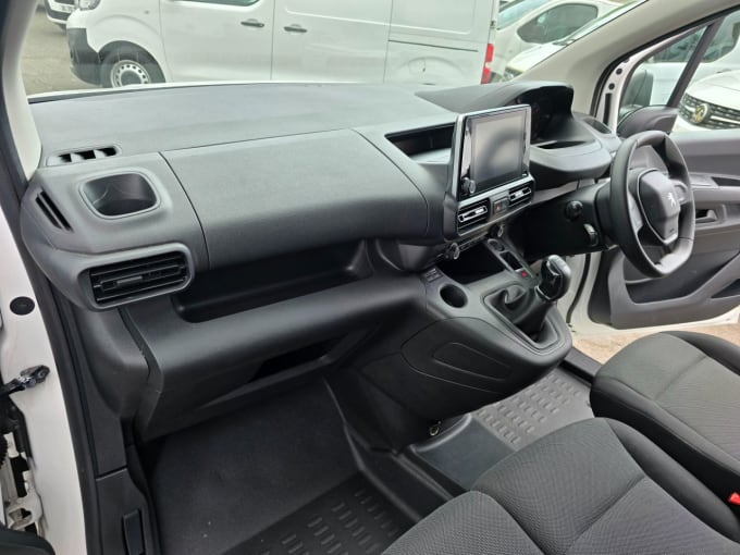 2025 Peugeot Partner