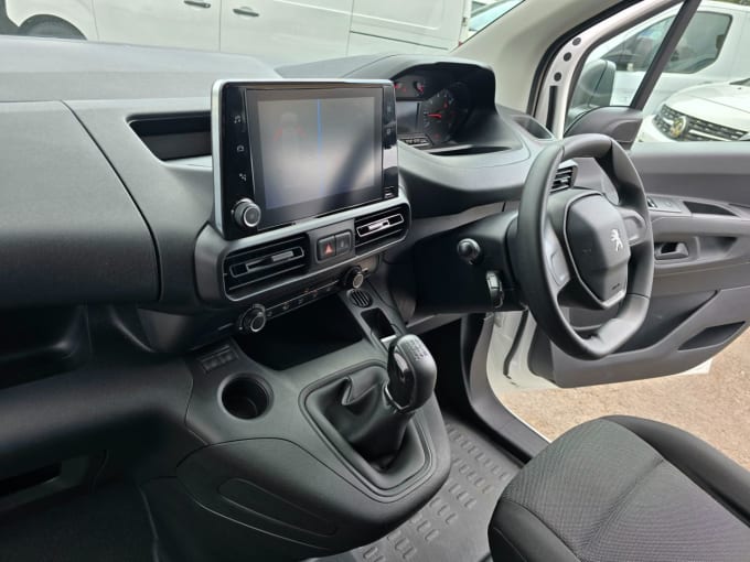 2025 Peugeot Partner