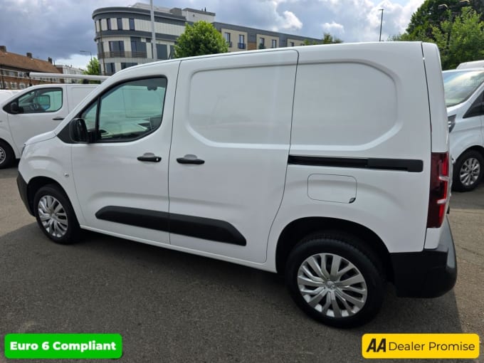 2025 Peugeot Partner