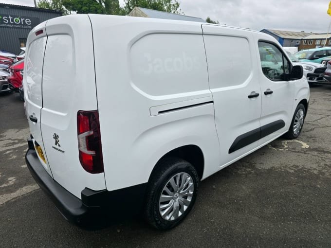 2025 Peugeot Partner