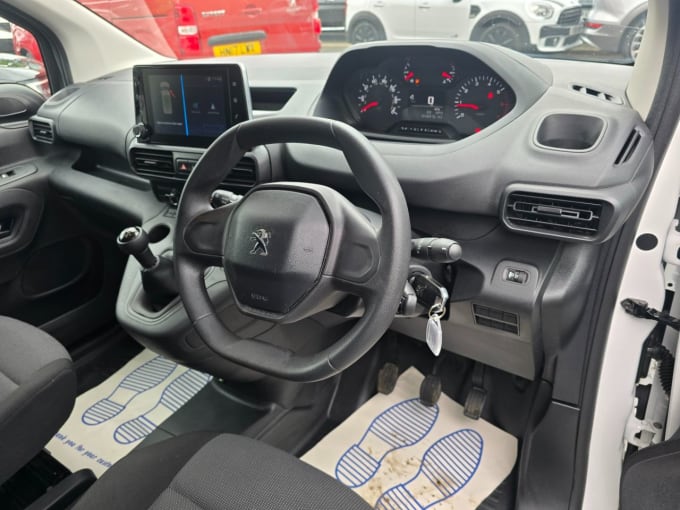 2025 Peugeot Partner
