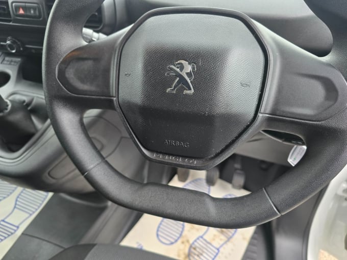 2025 Peugeot Partner