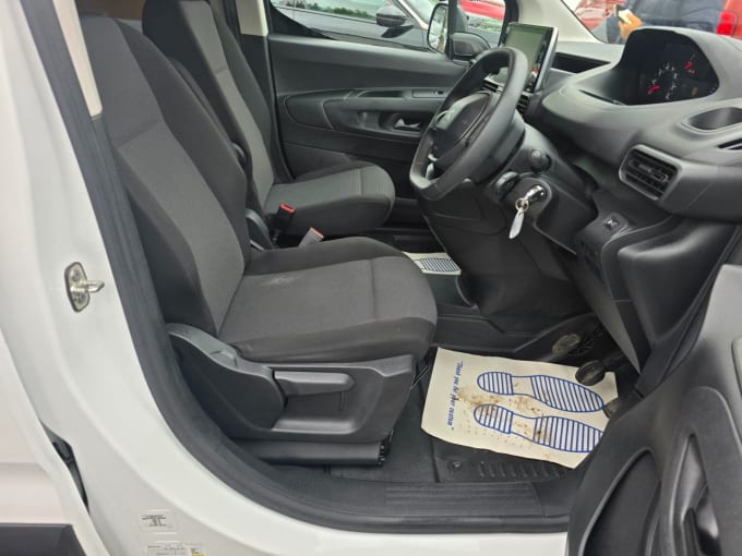 2025 Peugeot Partner