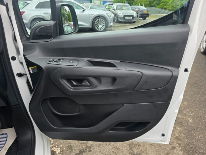 2025 Peugeot Partner