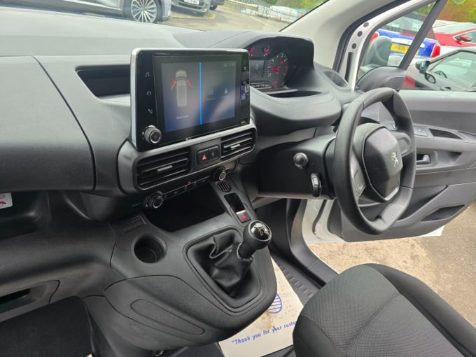 2025 Peugeot Partner