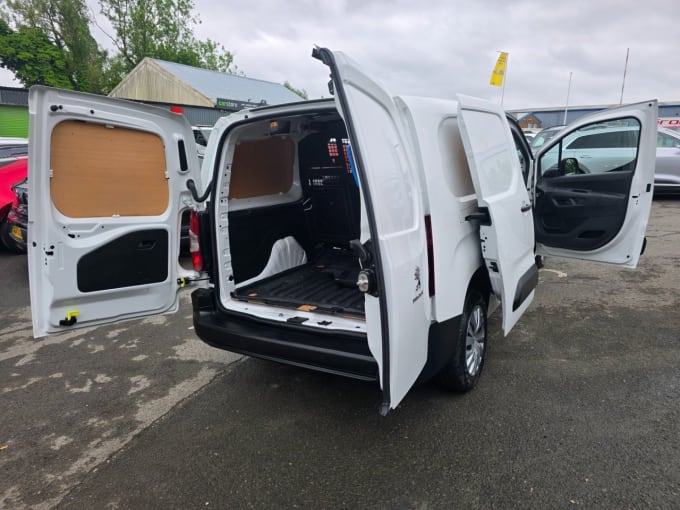 2025 Peugeot Partner