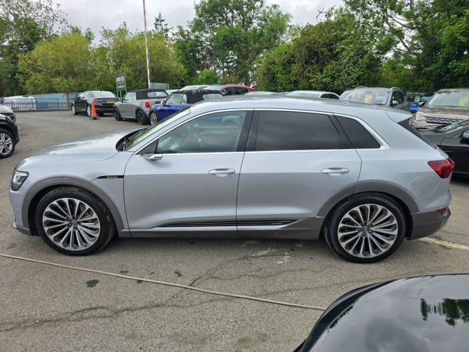 2025 Audi E-tron