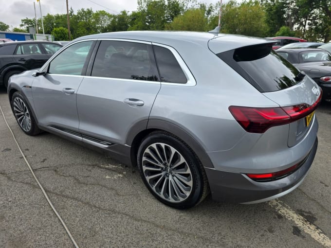 2025 Audi E-tron