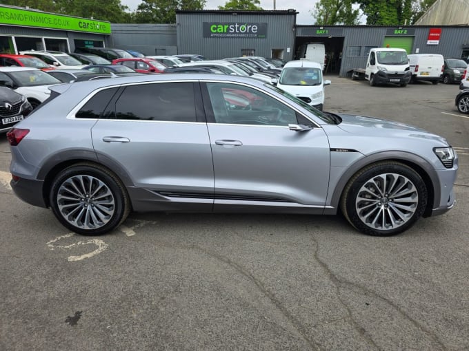 2025 Audi E-tron