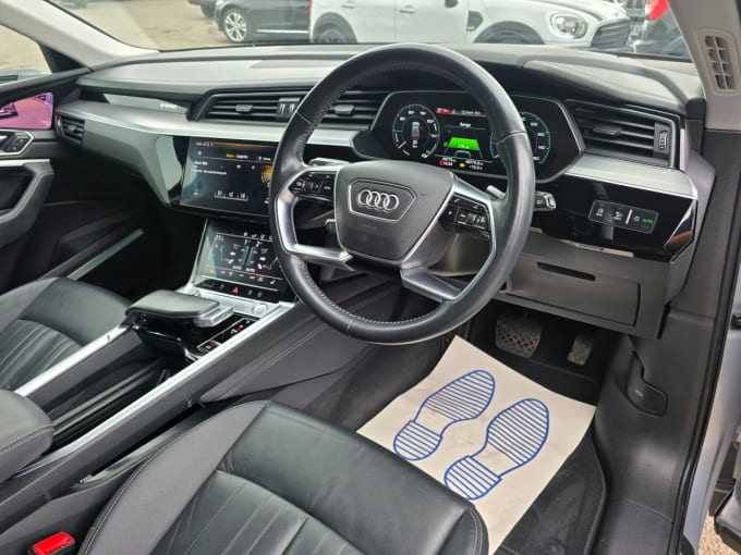 2025 Audi E-tron