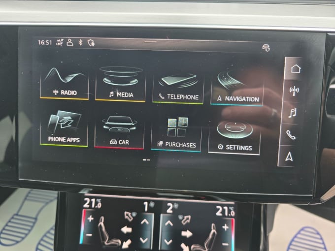 2025 Audi E-tron
